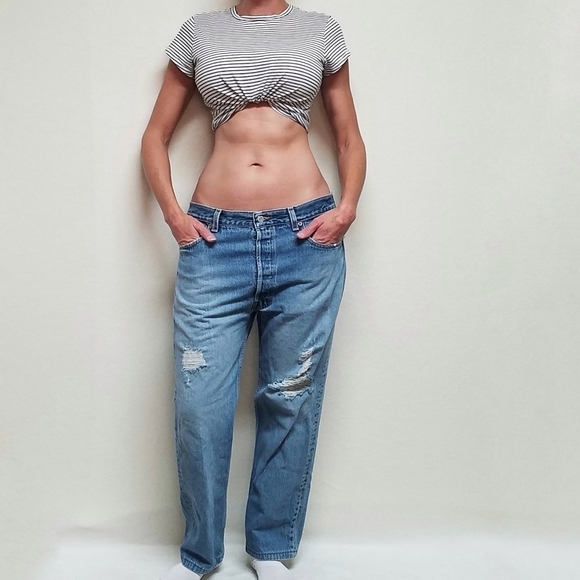 VINTAGE Levi's 501 Distressed High Rise Loose Fit Button-Fly Boyfriend Jeans - Picture 2 of 14